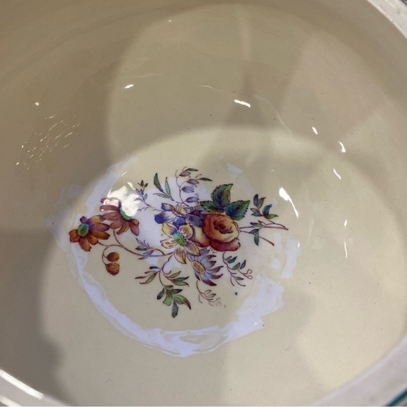 Wedgwood Etruria England “Patrician” Covered Tureen Paw Feet Stunning - Picture 8 of 15